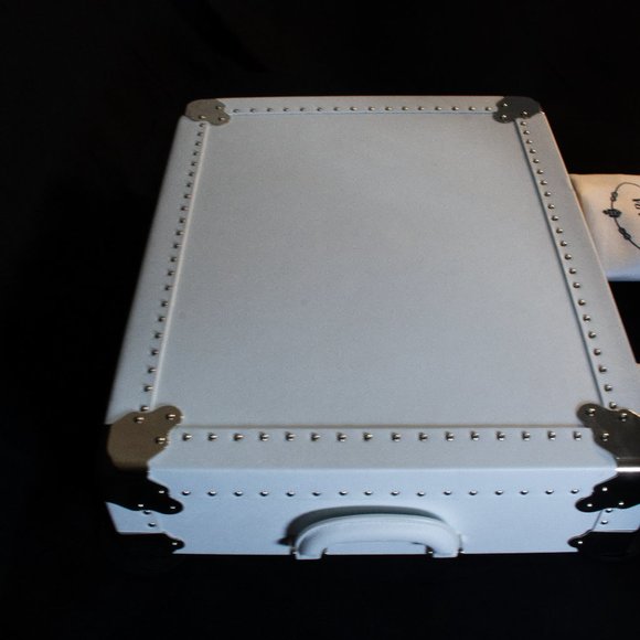 White Prada Serving Trunk - Picture 5 of 13